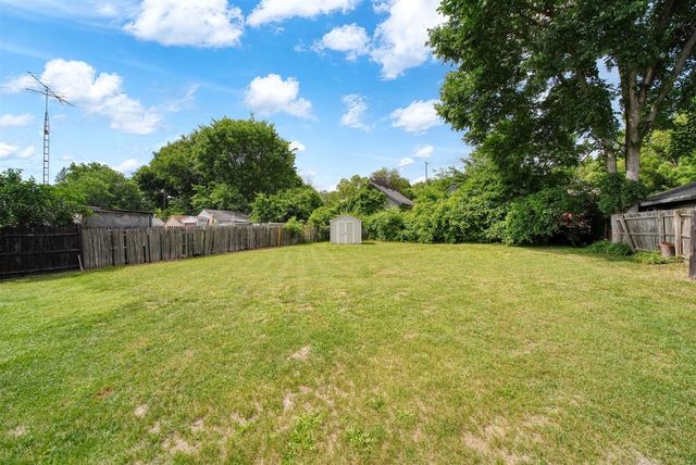 122 W Monroe Street, Jackson, MI 49202