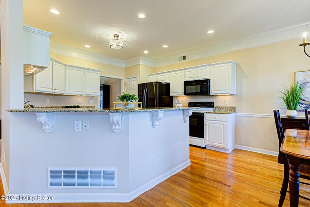 15121 Abington Ridge Pl, Louisville, KY 40245