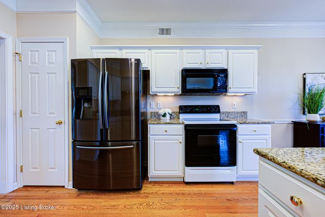 15121 Abington Ridge Pl, Louisville, KY 40245