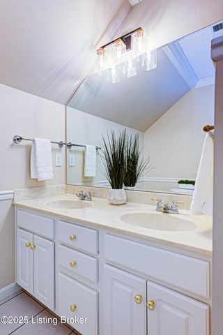 15121 Abington Ridge Pl, Louisville, KY 40245