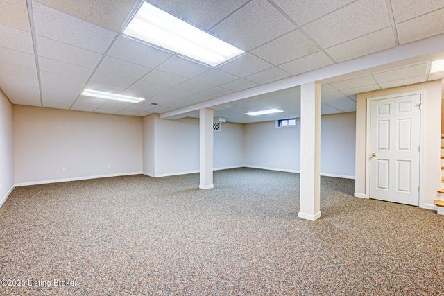 15121 Abington Ridge Pl, Louisville, KY 40245