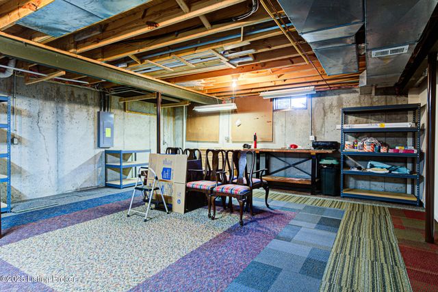 15121 Abington Ridge Pl, Louisville, KY 40245