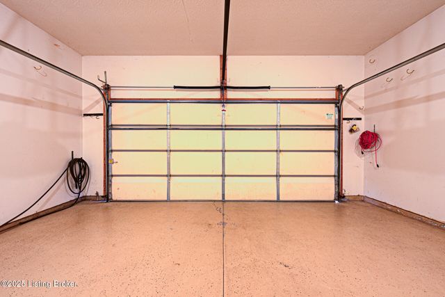 15121 Abington Ridge Pl, Louisville, KY 40245