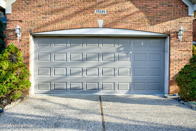 15121 Abington Ridge Pl, Louisville, KY 40245