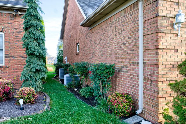 15121 Abington Ridge Pl, Louisville, KY 40245