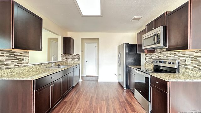 8018 Chestnut Gate Dr, Converse, TX 78109