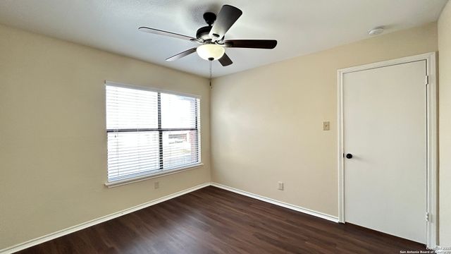 8018 Chestnut Gate Dr, Converse, TX 78109