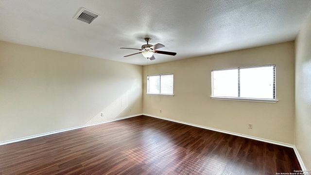 8018 Chestnut Gate Dr, Converse, TX 78109