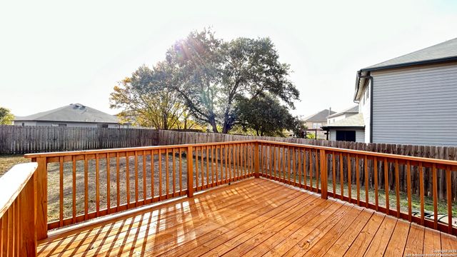 8018 Chestnut Gate Dr, Converse, TX 78109