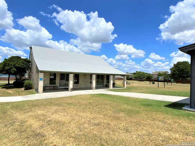8018 Chestnut Gate Dr, Converse, TX 78109