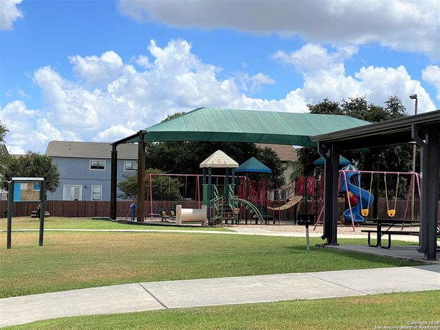 8018 Chestnut Gate Dr, Converse, TX 78109