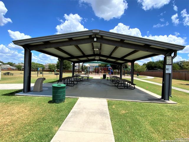 8018 Chestnut Gate Dr, Converse, TX 78109