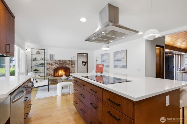 12910 NE 28th Street, Bellevue, WA 98005