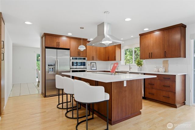12910 NE 28th Street, Bellevue, WA 98005