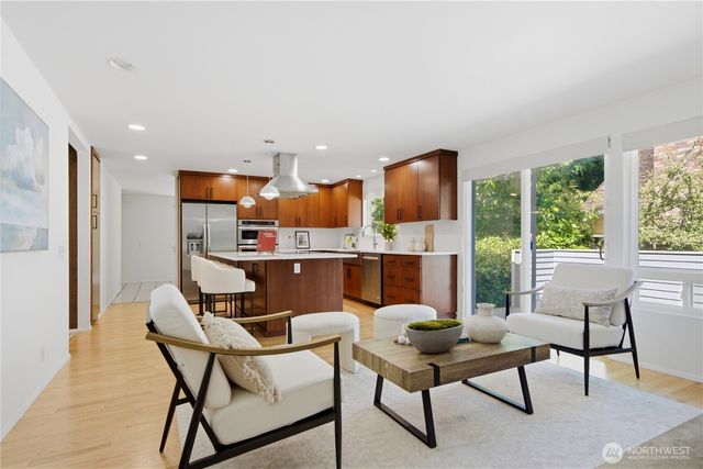 12910 NE 28th Street, Bellevue, WA 98005