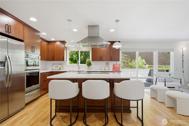 12910 NE 28th Street, Bellevue, WA 98005