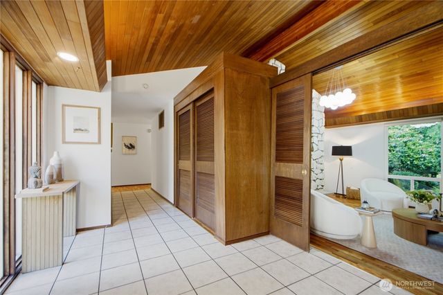 12910 NE 28th Street, Bellevue, WA 98005