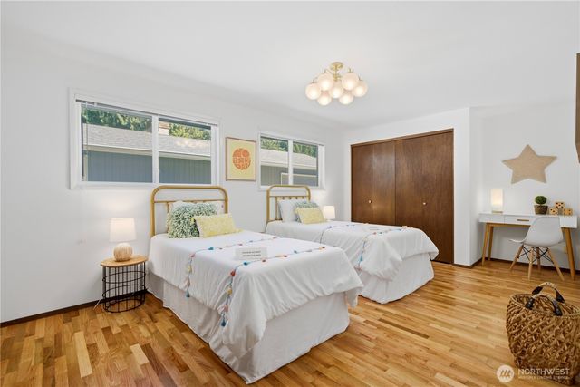 12910 NE 28th Street, Bellevue, WA 98005