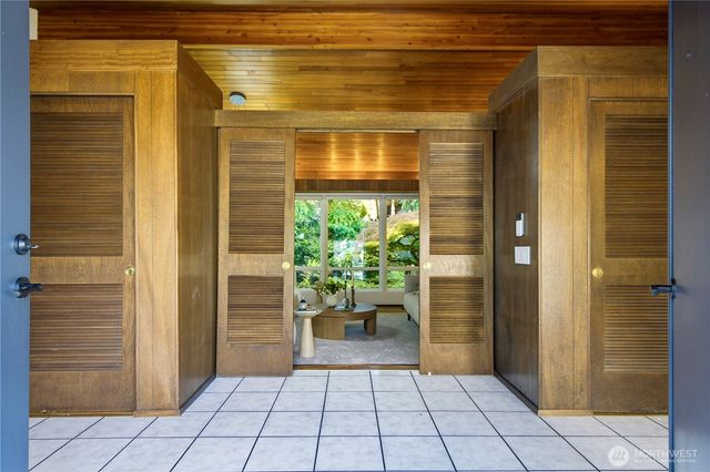 12910 NE 28th Street, Bellevue, WA 98005