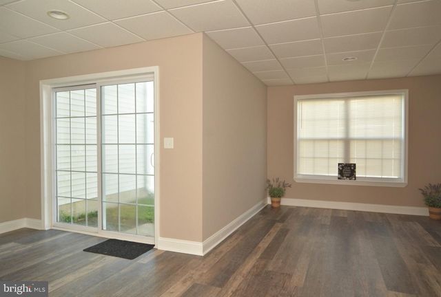 1027 MOORE RD, West Deptford, NJ 08086