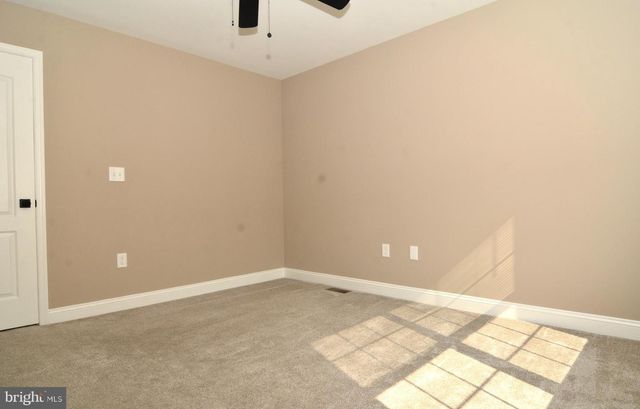 1027 MOORE RD, West Deptford, NJ 08086