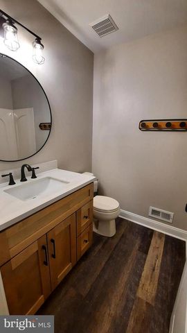 1027 MOORE RD, West Deptford, NJ 08086