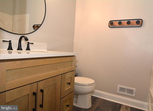 1027 MOORE RD, West Deptford, NJ 08086