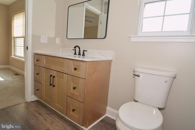 1027 MOORE RD, West Deptford, NJ 08086