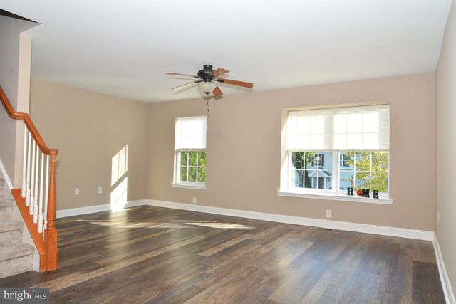 1027 MOORE RD, West Deptford, NJ 08086
