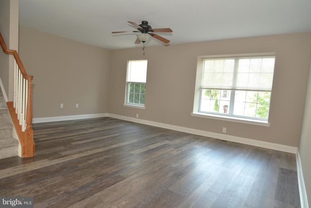 1027 MOORE RD, West Deptford, NJ 08086