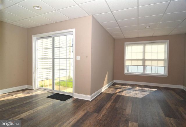 1027 MOORE RD, West Deptford, NJ 08086