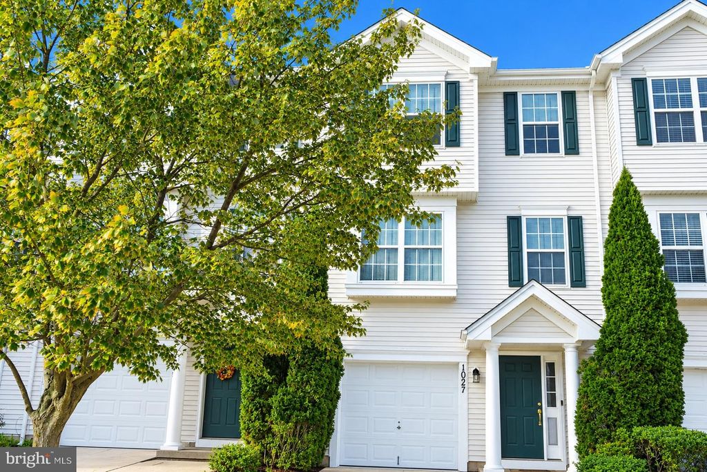 1027 MOORE RD, West Deptford, NJ 08086