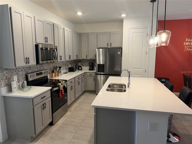 1553 DISCOVERY STREET, Davenport, FL 33896