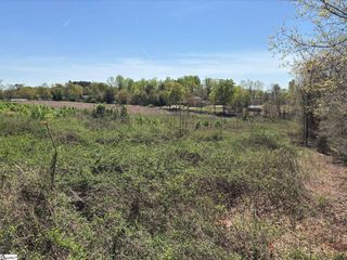 194-C Half Moon Road, Wellford, SC 29385