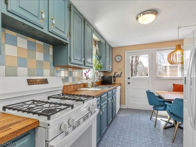 21 Mohawk Drive, Cranford Twp., NJ 07016