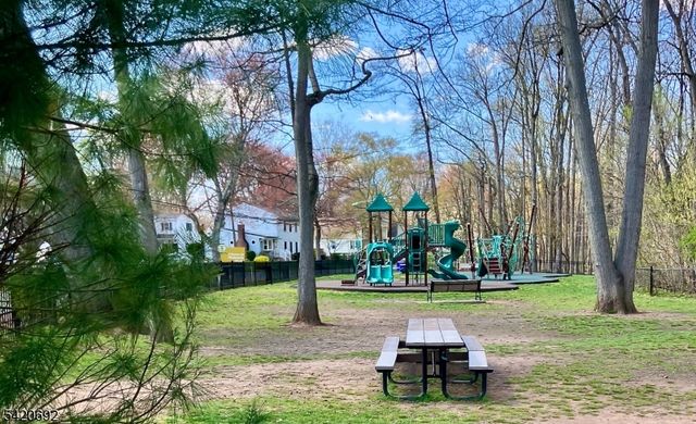 21 Mohawk Drive, Cranford Twp., NJ 07016
