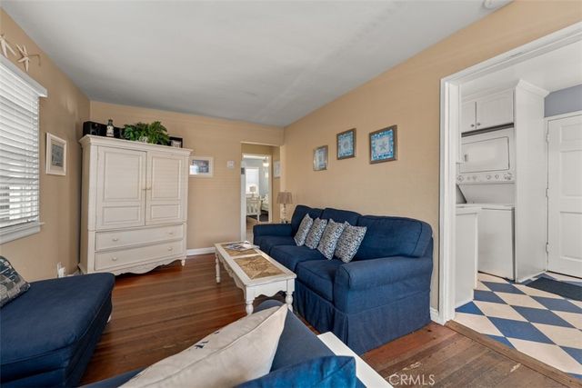1527 W Balboa, Newport Beach, CA 92663