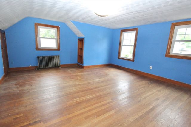 8 Van Ness Ave, Shrewsbury, MA 01545