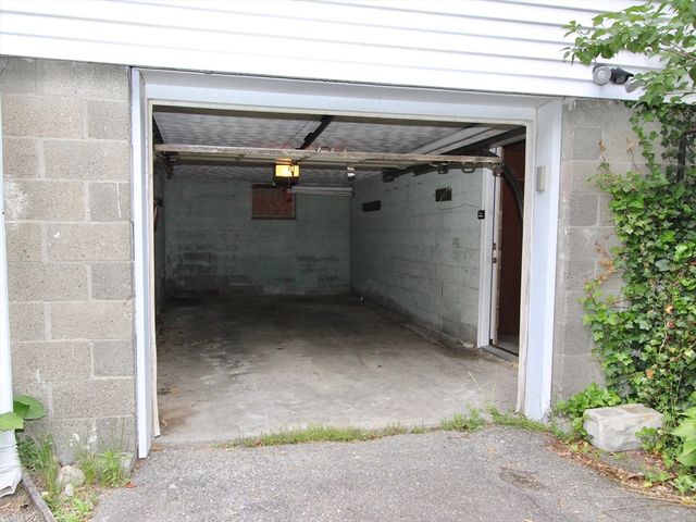 8 Van Ness Ave, Shrewsbury, MA 01545