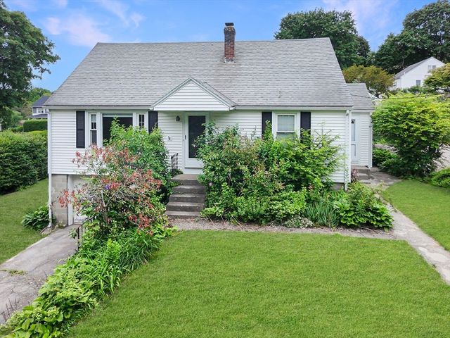8 Van Ness Ave, Shrewsbury, MA 01545