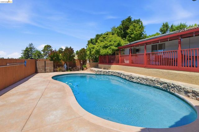 133 Stratford St, Vallejo, CA 94591