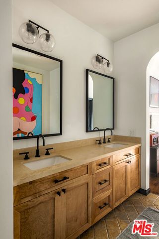 2820 Westshire Drive, Los Angeles, CA 90068