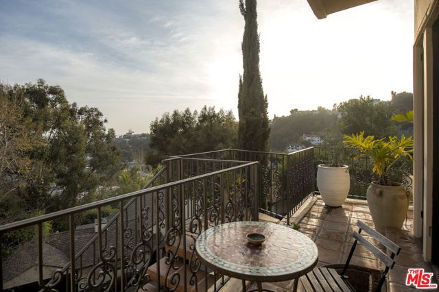 2820 Westshire Drive, Los Angeles, CA 90068