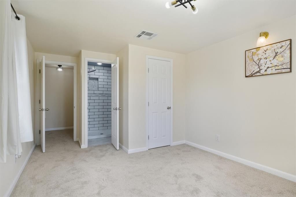 Image 12 of property listing at 2933 W Park Place, Oklahoma City, OK 73107