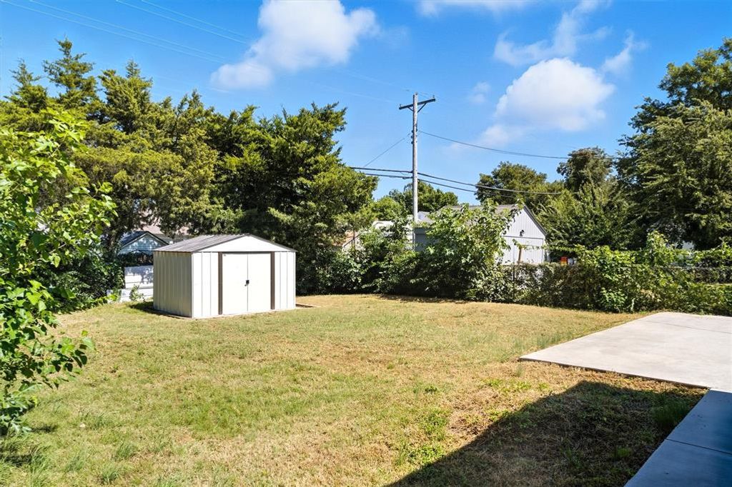 Image 33 of property listing at 2933 W Park Place, Oklahoma City, OK 73107