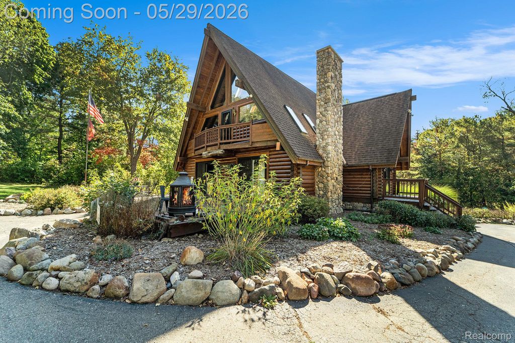 1366 S Baldwin Road, Orion Charter Township, MI 48360