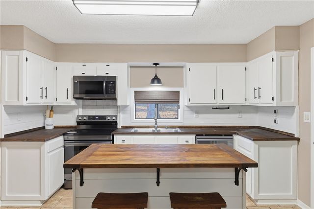 104 Topeka Lane, Pendleton, SC 29670