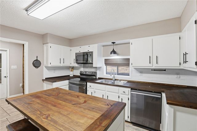 104 Topeka Lane, Pendleton, SC 29670