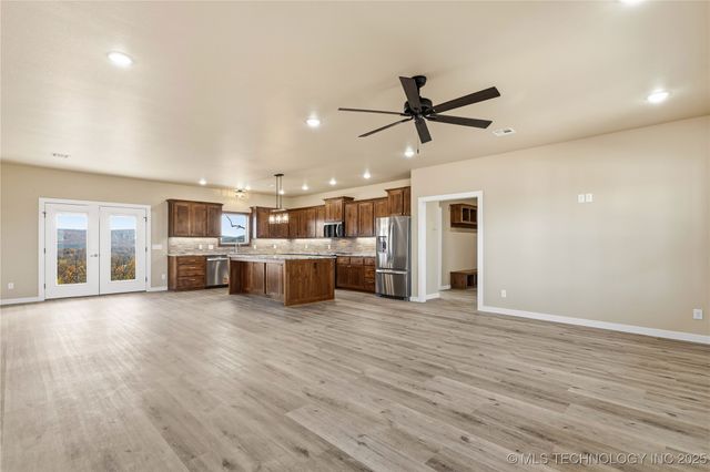 34830 S Falcon Crest Lane, Cookson, OK 74427