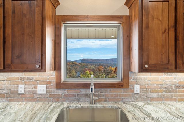 34830 S Falcon Crest Lane, Cookson, OK 74427